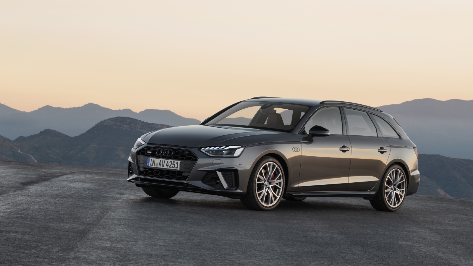 JTH-88-N kentekencheck – Audi A4 Avant uit 2020 | WielWeet 3 Audi A4 Avant JTH-88-N