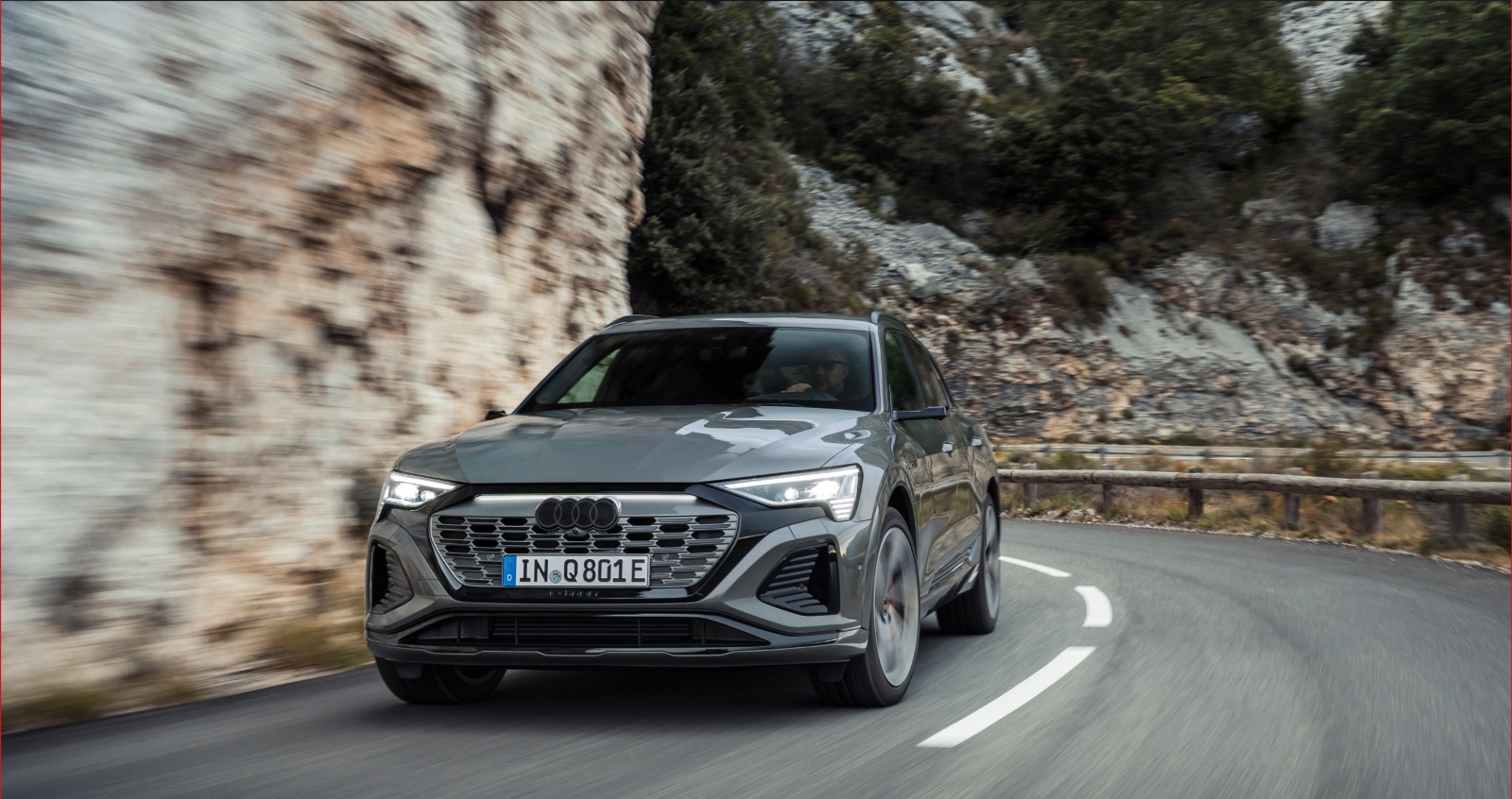 T-022-XT kentekencheck: Audi Q8 55 E-tron, APK en kosten 3 Audi Q8 55 E-tron