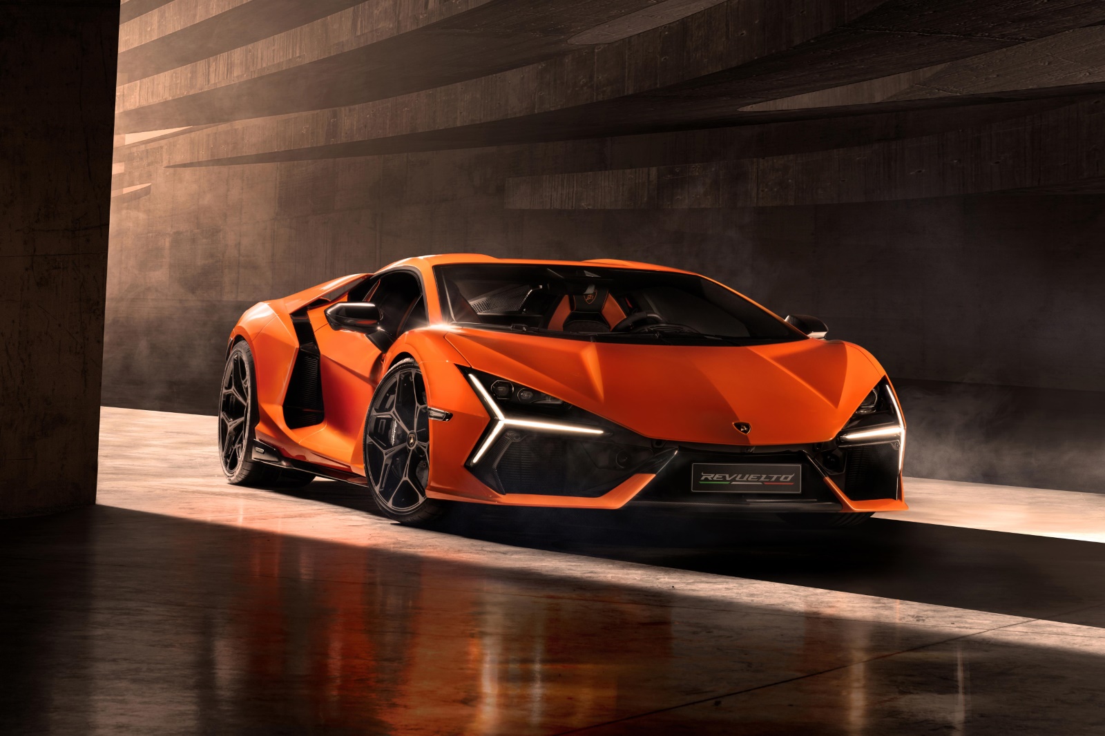 KDB-73-L kentekencheck – Automobili Lamborghini S. Revuelto uit 202. 3 Automobili Lamborghini S. Revuelto KDB-73-L