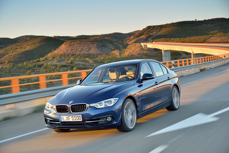 NK-006-T kentekencheck – BMW 320i uit 2017 | WielWeet 3 BMW 320i NK-006-T