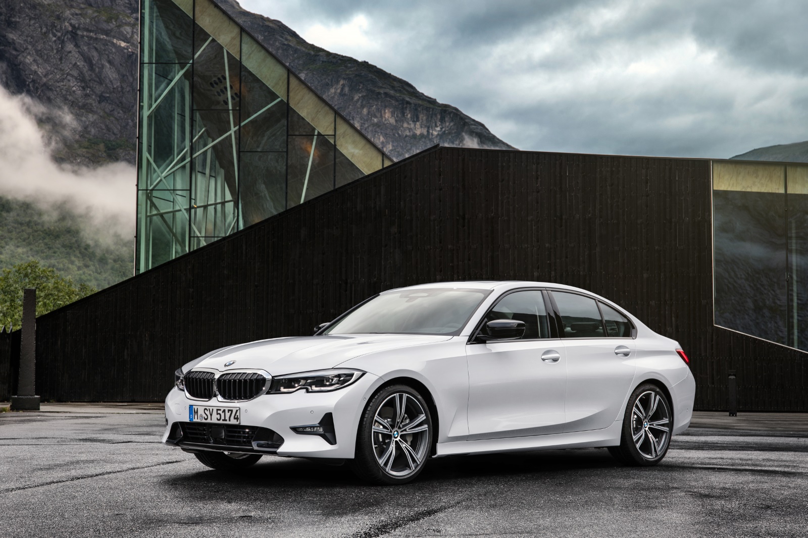 HSG-73-X kentekencheck – BMW 330e uit 2020 | WielWeet 3 BMW 330e HSG-73-X