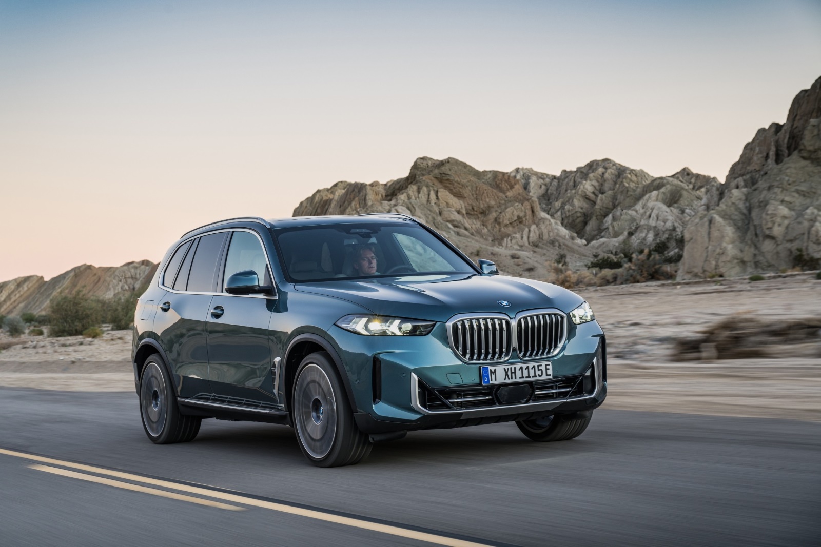 JJL-80-G kentekencheck – BMW X5 Xdrive50e uit 2025 | WielWeet 3 BMW X5 Xdrive50e JJL-80-G