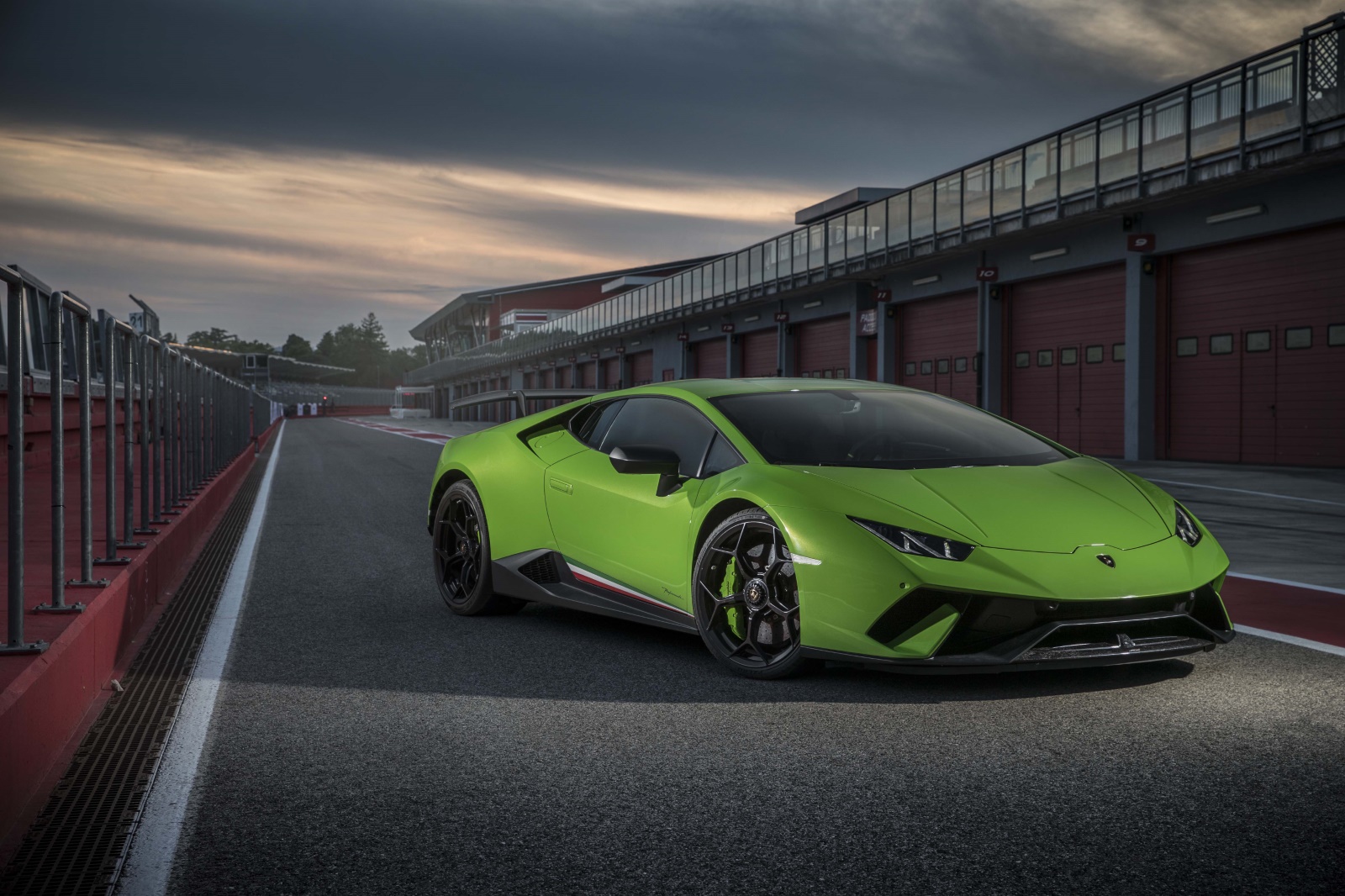 N-695-LF kentekencheck: Lamborghini Huracan, APK en kosten 3 Lamborghini Huracan