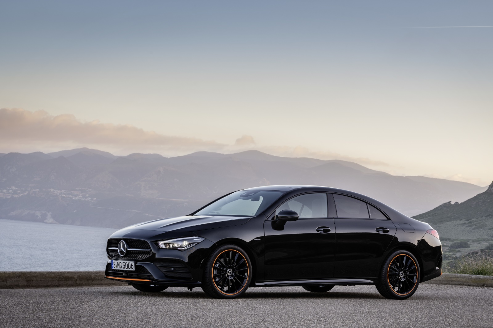 HHF-84-J kentekencheck – Mercedes-benz Cla 250 E uit 2022 | WielWeet 3 Mercedes-benz Cla 250 E HHF-84-J