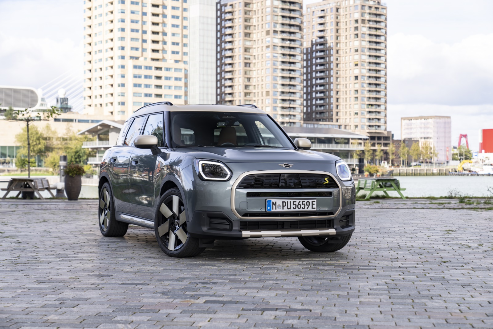 KKL-55-F kentekencheck – MINI Countryman E uit 2026 | WielWeet 3 MINI Countryman E KKL-55-F