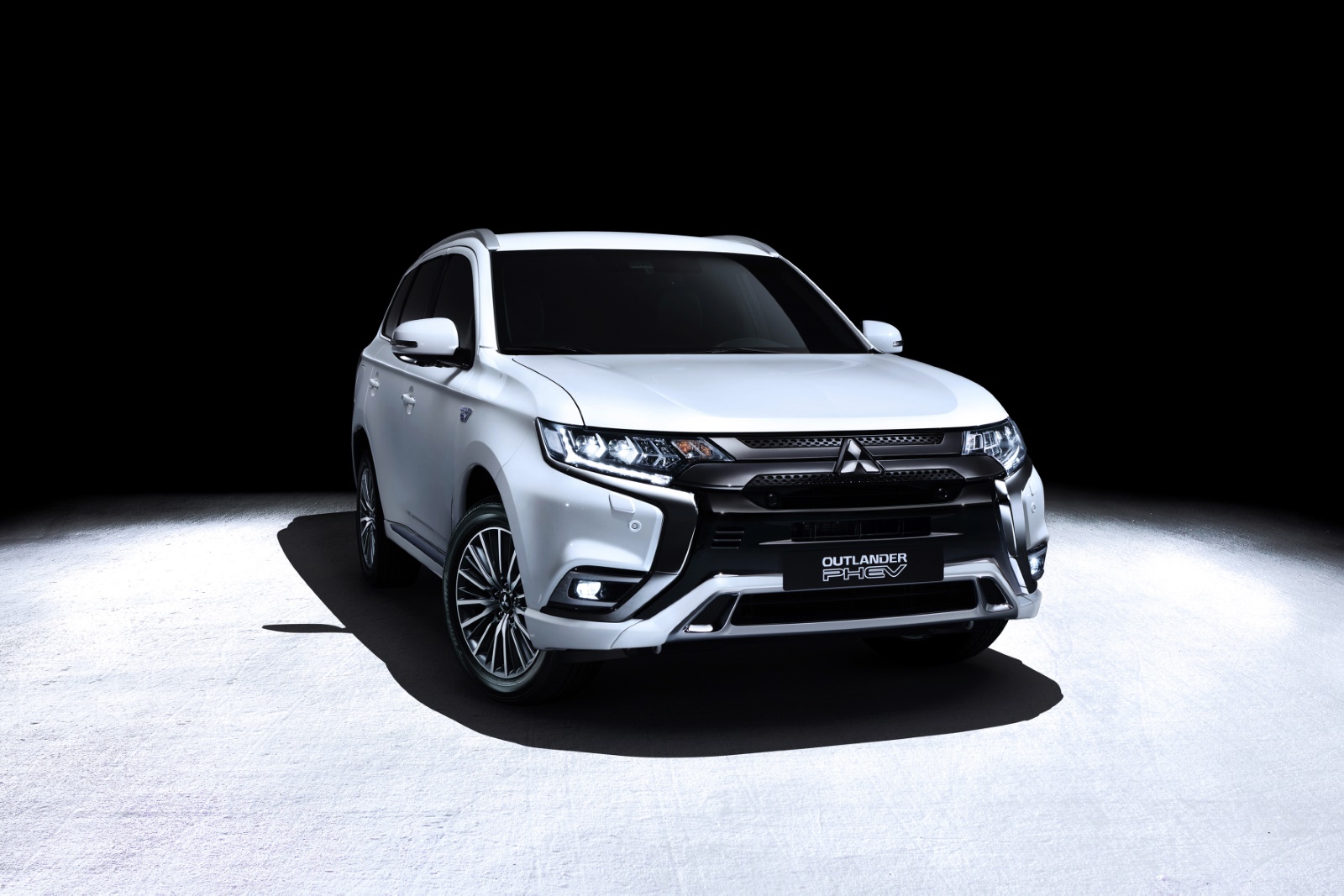 HHV-44-X kentekencheck – Mitsubishi Outlander uit 2021 | WielWeet 3 Mitsubishi Outlander HHV-44-X