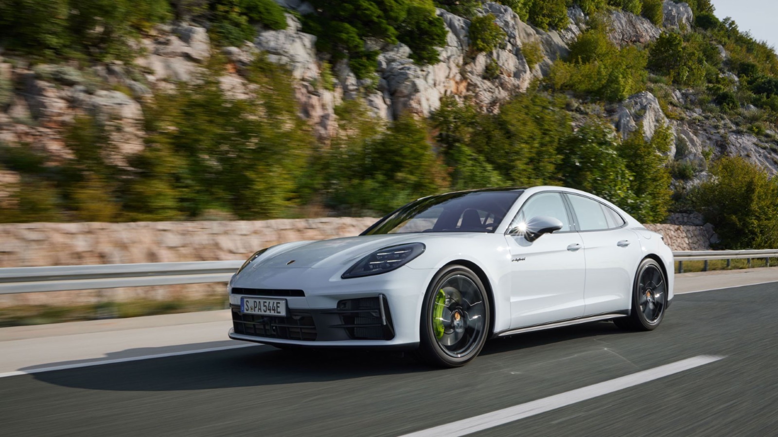 KPN-76-P kentekencheck – Porsche Panamera 4 E-hybrid uit 2026 | Wie. 3 Porsche Panamera 4 E-hybrid KPN-76-P