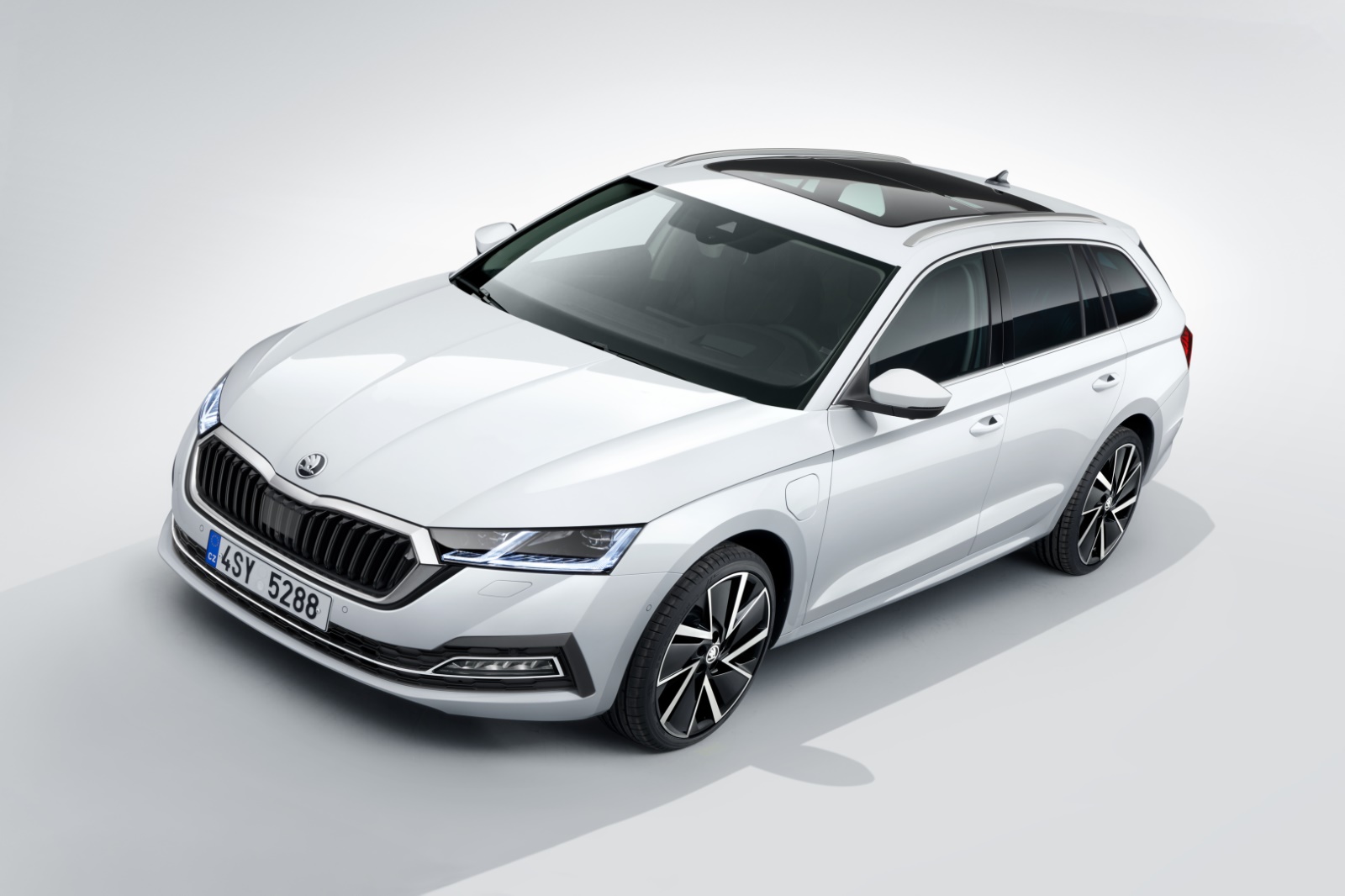 KTX-96-D kentekencheck – Skoda Octavia uit 2022 | WielWeet 3 Skoda Octavia KTX-96-D
