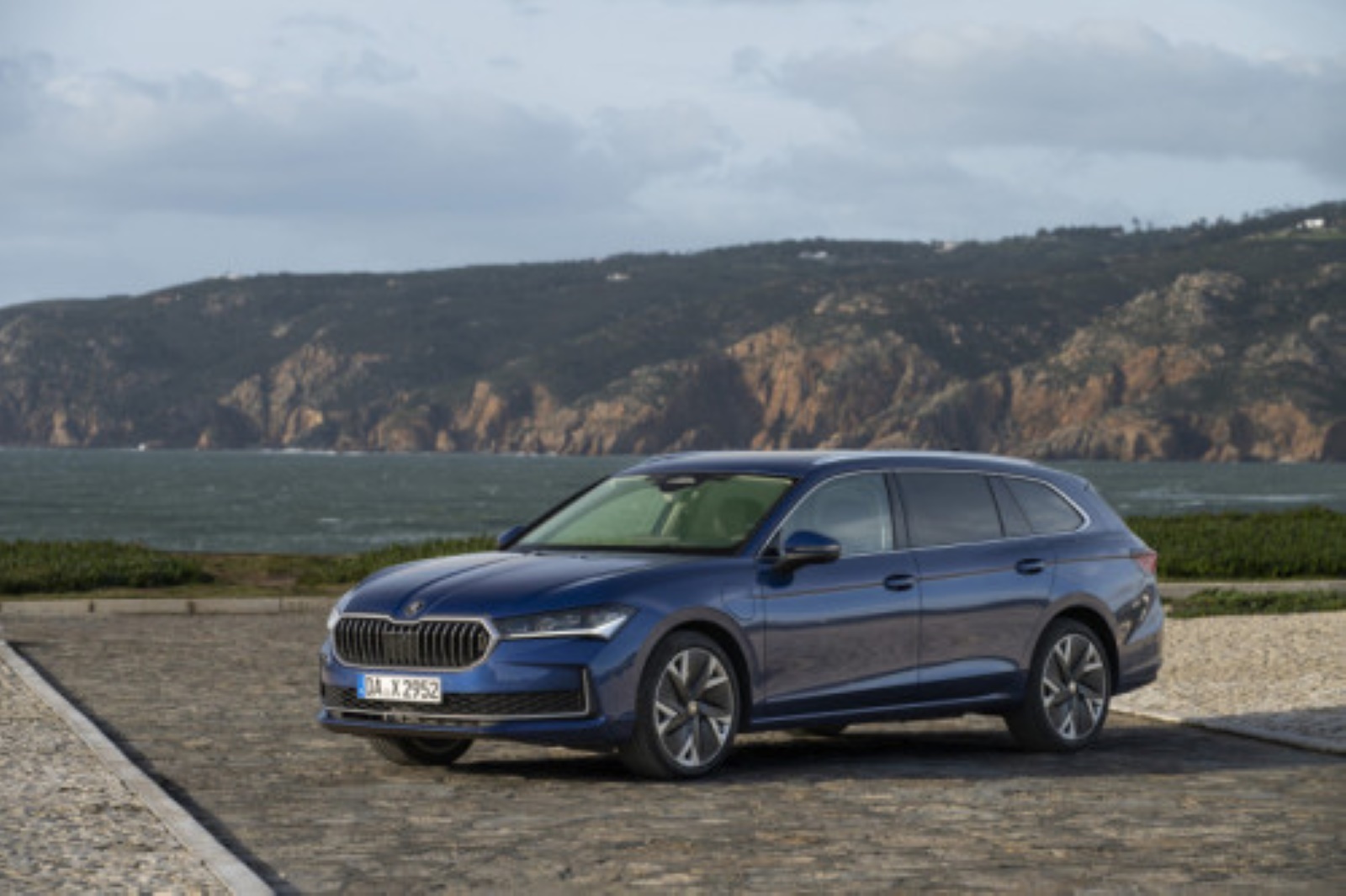 KLP-70-T kentekencheck – Skoda Superb uit 2026 | WielWeet 3 Skoda Superb KLP-70-T