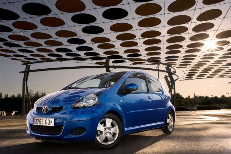 PT-194-Z kentekencheck – Toyota Aygo uit 2010 | WielWeet 3 Toyota Aygo PT-194-Z